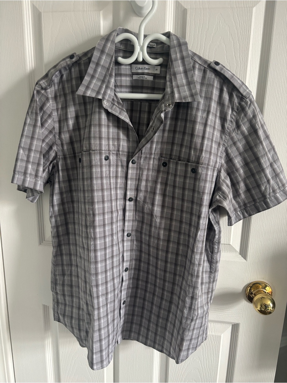 Calvin Klein Men's Gray Plaid Short-Sleeve Shirt